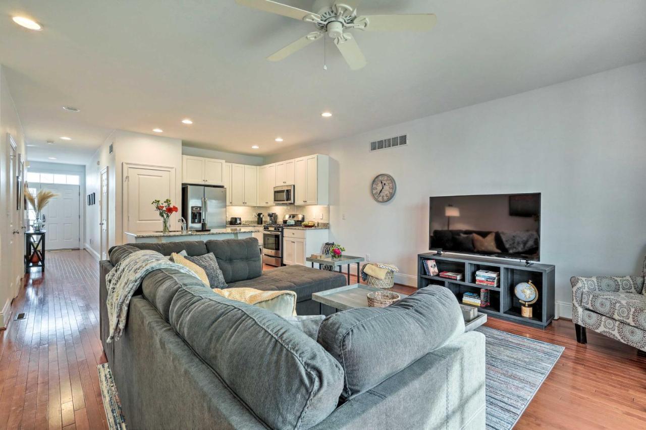 Rehoboth Townhome With Porch And Pool Access Holiday home Rehoboth Beach