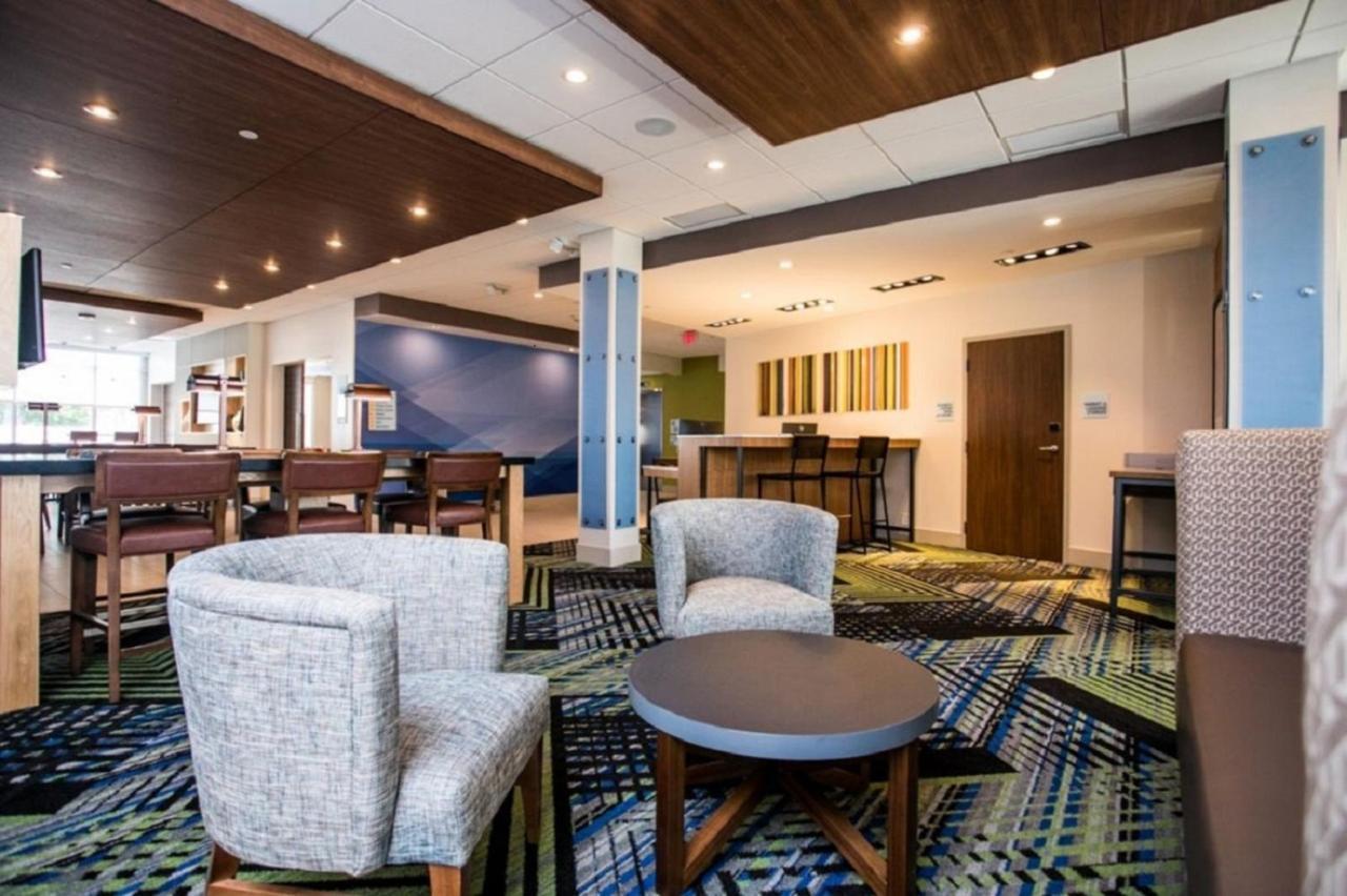 Express & Rehoboth By Ihg Hotel 3*