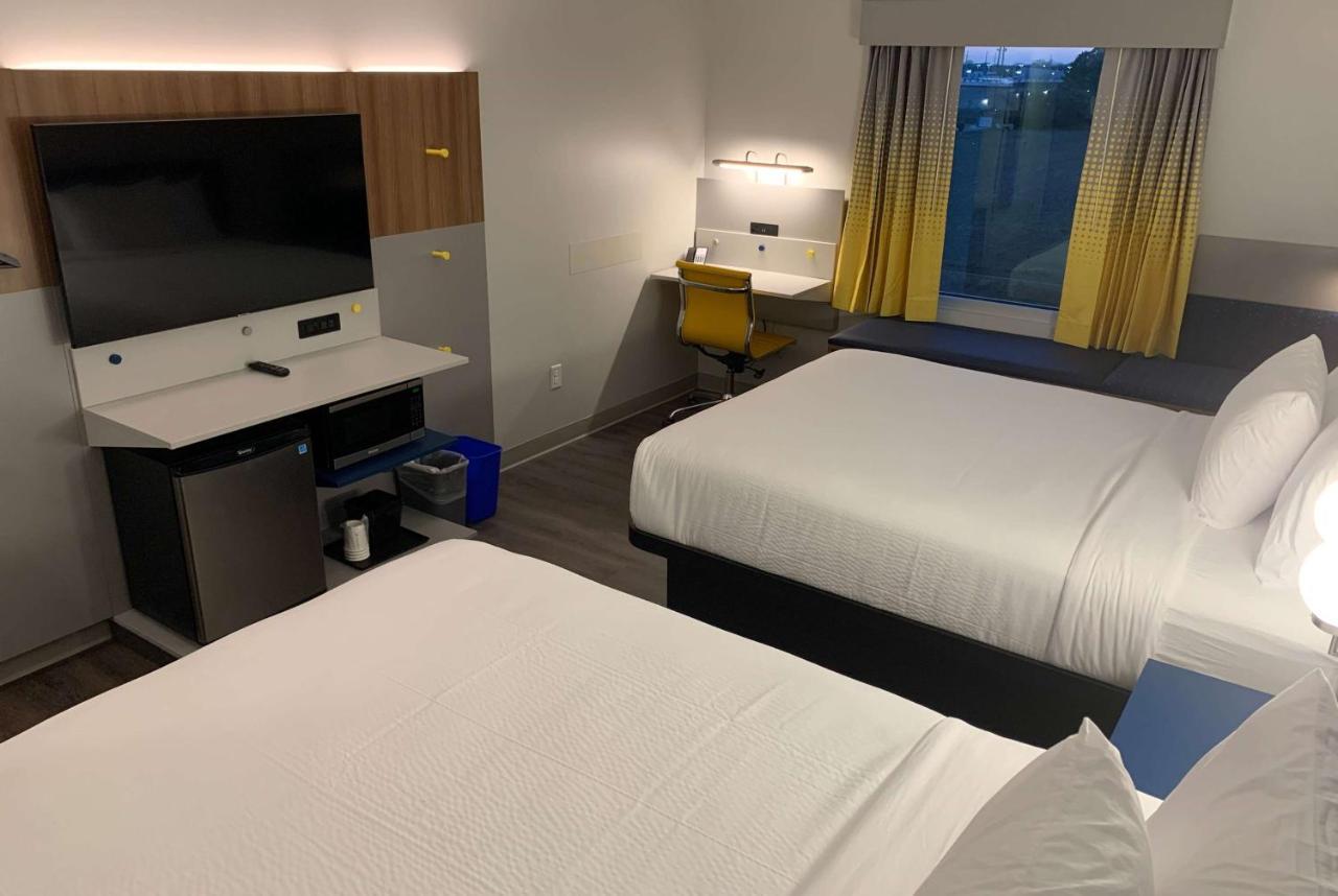 Microtel & By Wyndham Rehoboth 2*