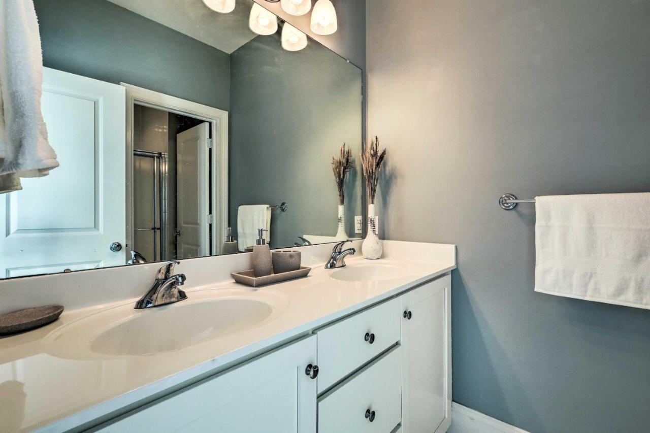 Rehoboth Townhome With Porch And Pool Access * Rehoboth Beach
