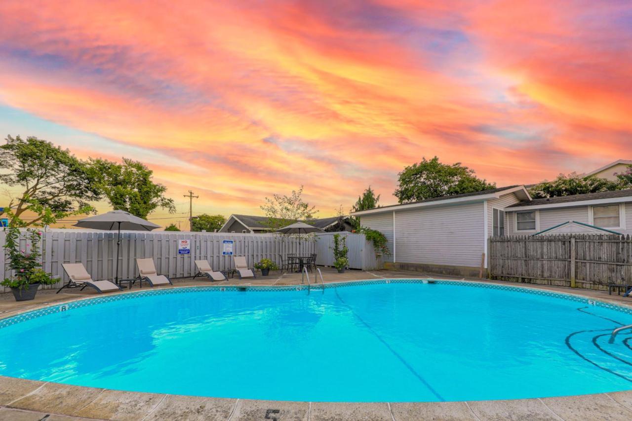 House --- 20494 Coastal Highway Unit #16 Apartment