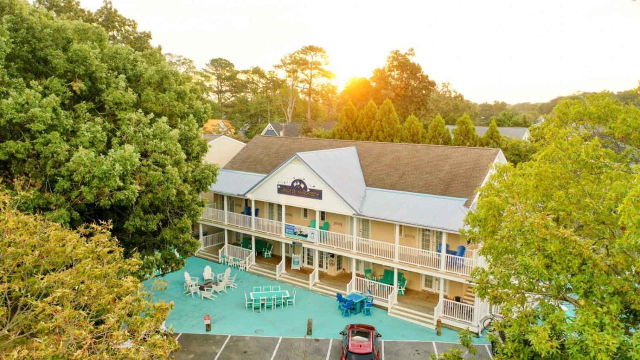 Canalside Hotel