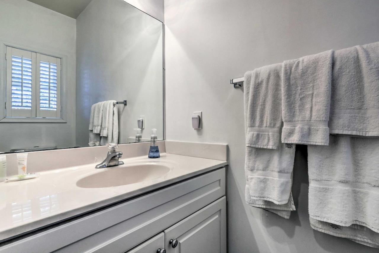 Rehoboth Townhome With Grill 2 Mi To Ocean! Holiday home