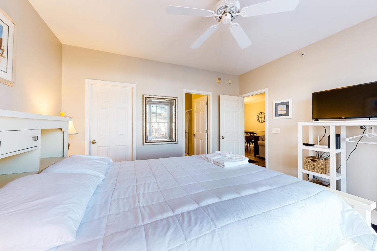 Apartment The Tides -- 20007 Sandy Bottom # 4202