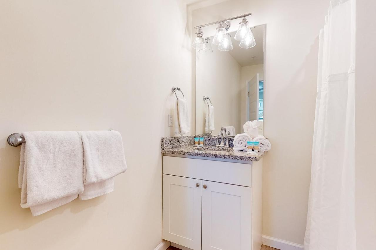 4 Rehoboth House --- 20494 Coastal Highway #4