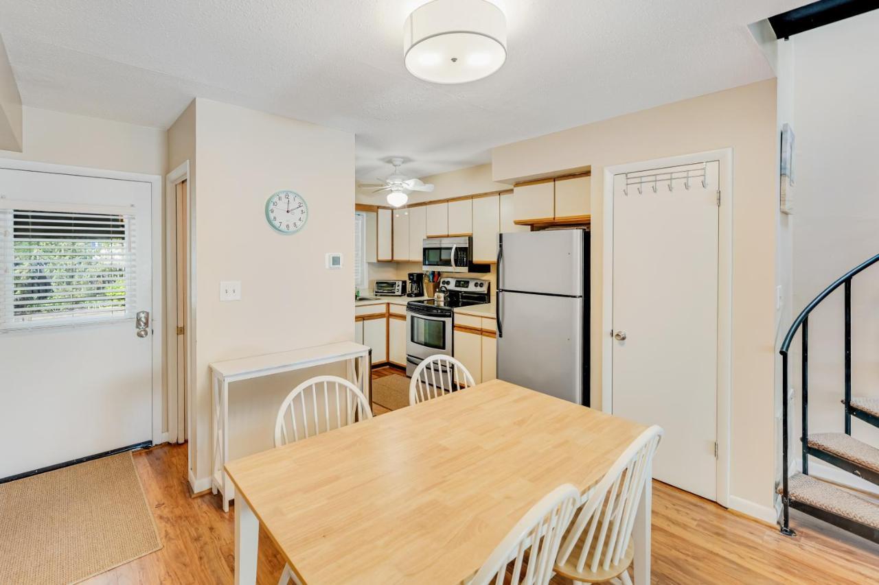 Holiday home Scarborough Village - 245 Country Club Dr, Unit #608 *