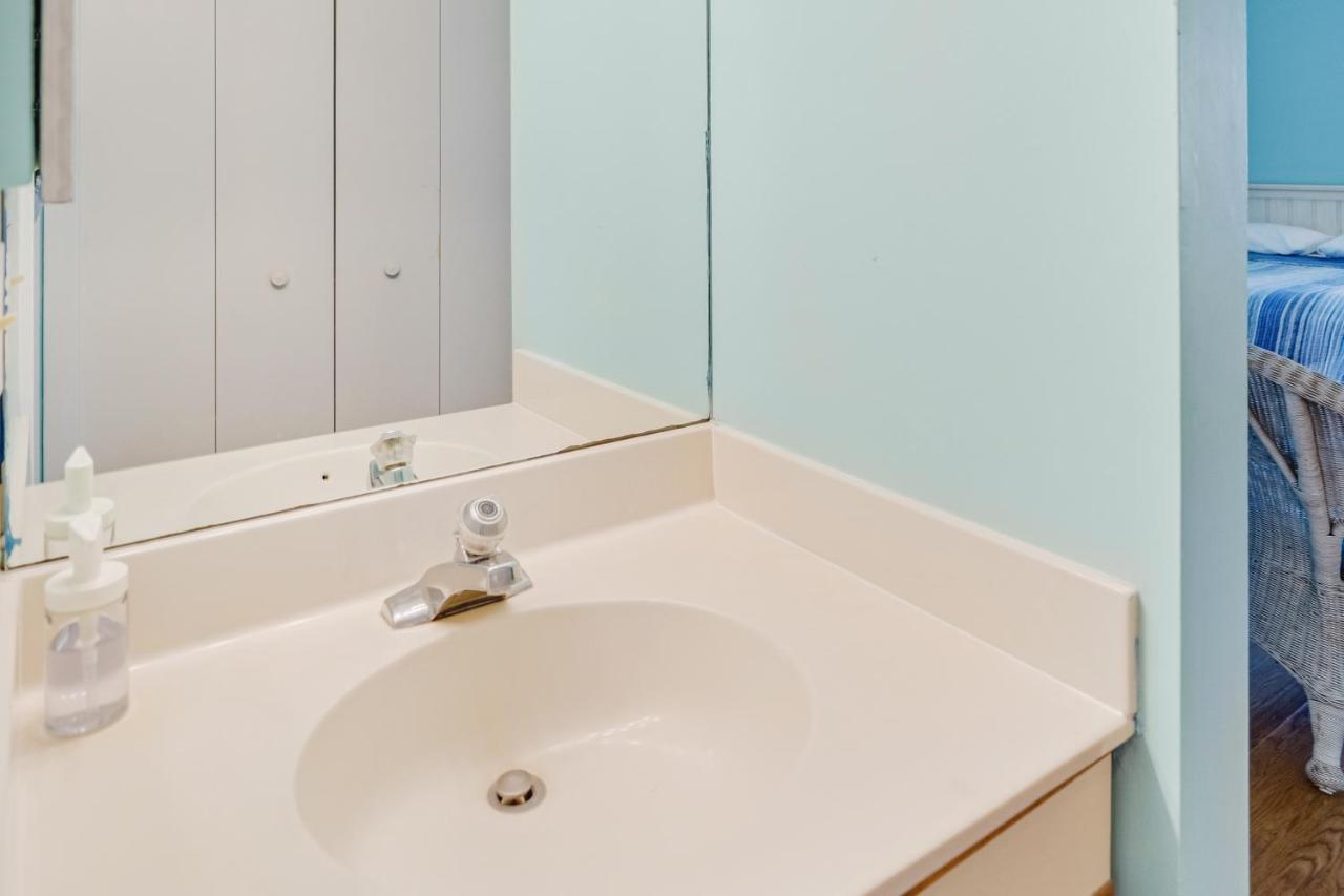 Scarborough Village - 245 Country Club Dr, Unit #608 Holiday home *