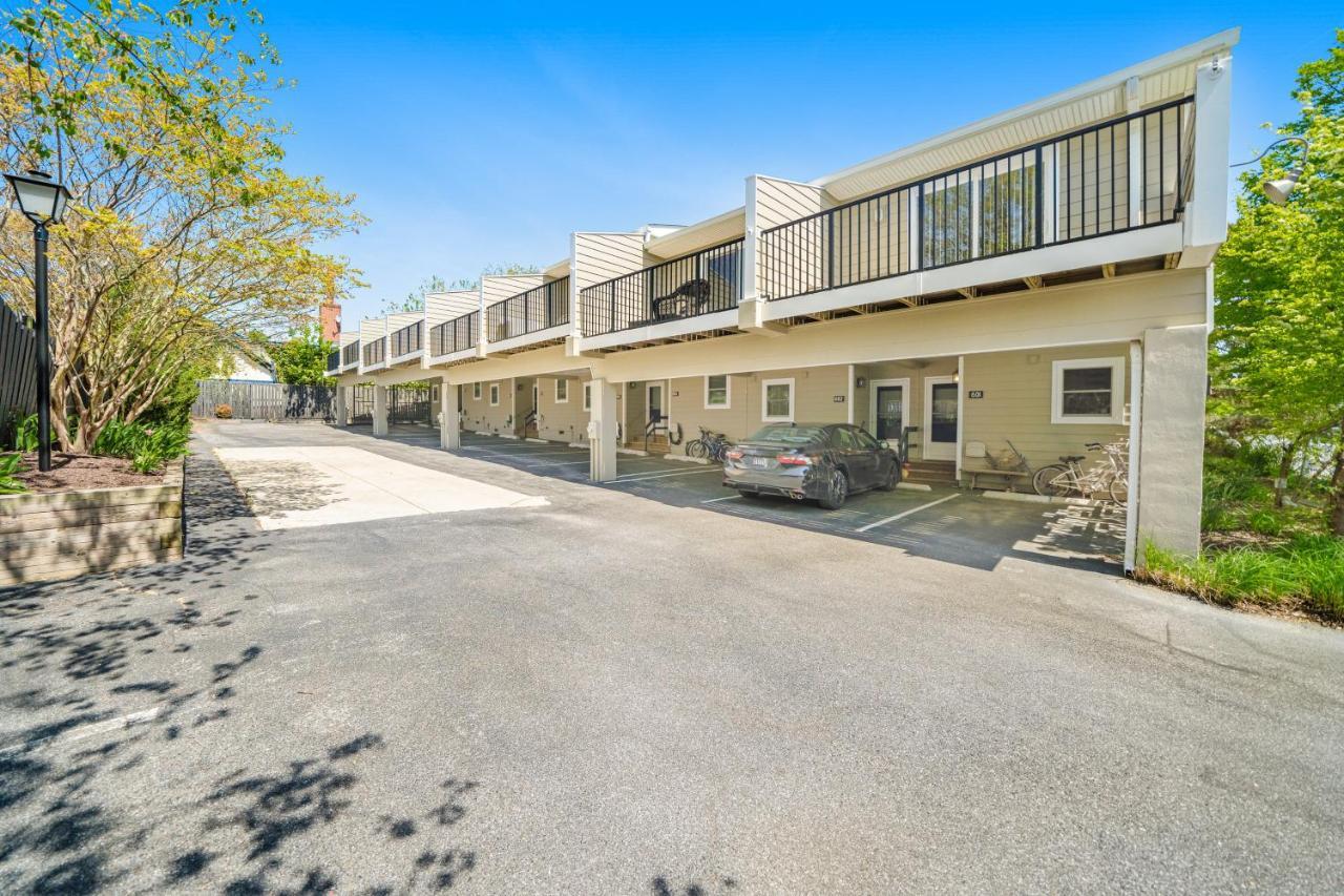 Holiday home Scarborough Village - 245 Country Club Dr, Unit #608 *