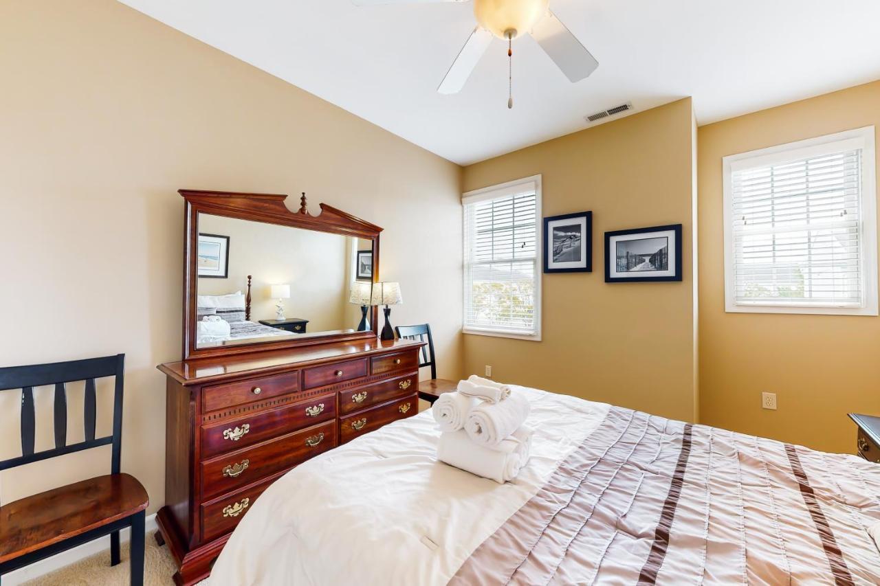 The Tides -- 19973 Sandy Bottom #304 Holiday home *