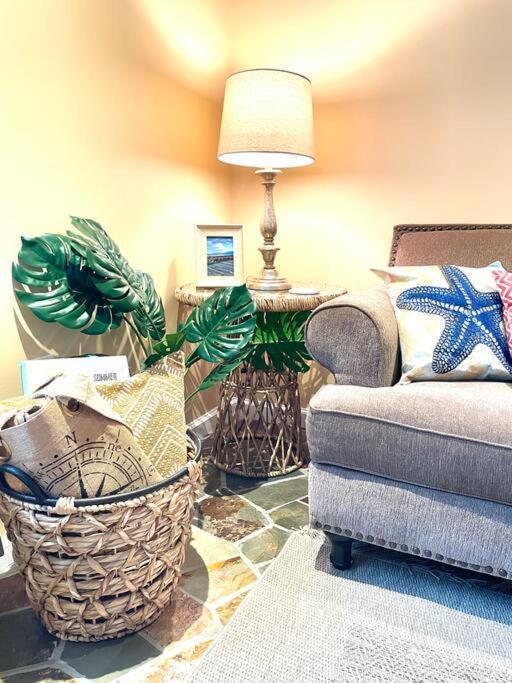 Family Paradise! Hottub/ev/4bd3ba/3.7mi To Rehoboth Beach