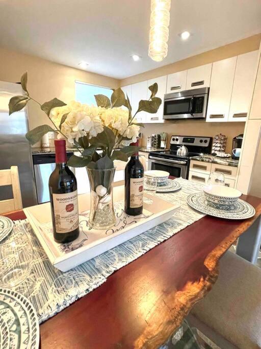 Family Paradise! Hottub/ev/4bd3ba/3.7mi To