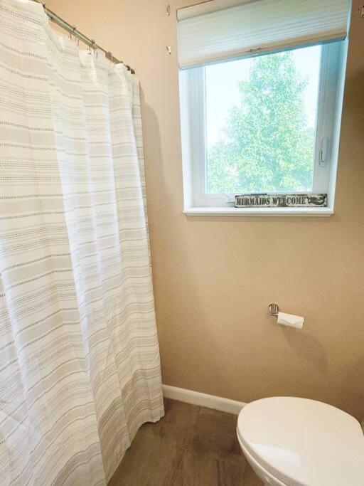 Family Paradise! Hottub/ev/4bd3ba/3.7mi To Holiday home *
