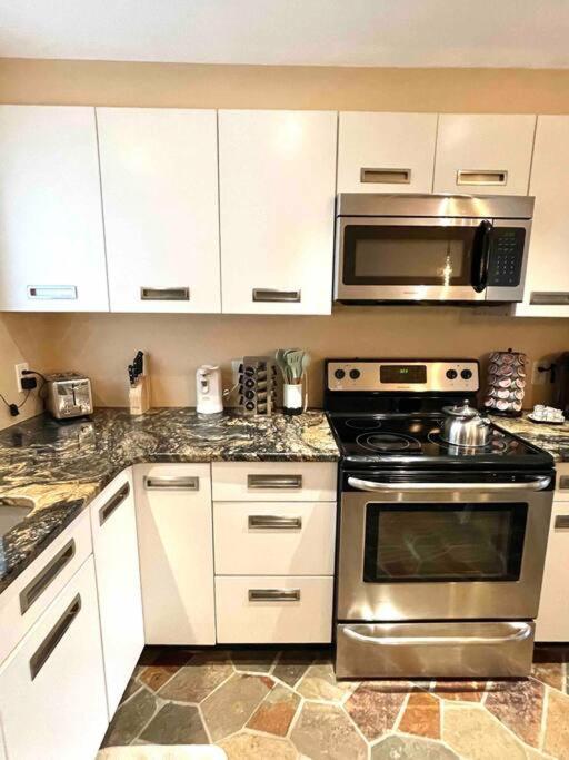 Holiday home Family Paradise! Hottub/ev/4bd3ba/3.7mi To *