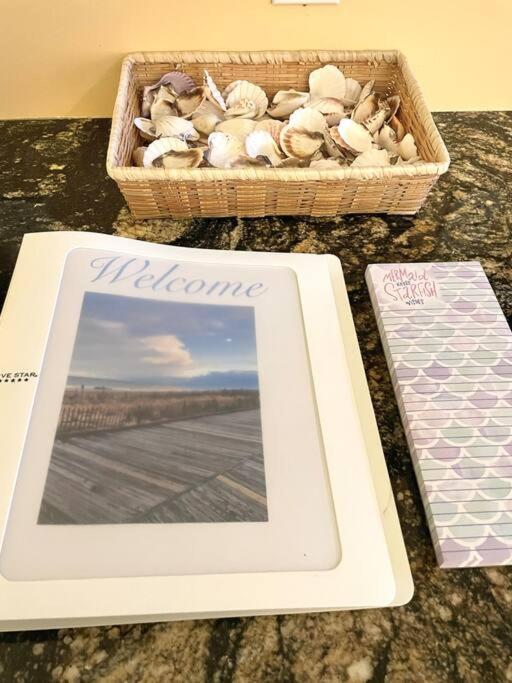 Gem! Hot Tub/ev/2bd/3.7mi Beach/.5mi Outlets Holiday home Rehoboth Beach
