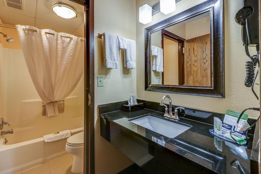 Hotel Wave At Rehoboth 3*