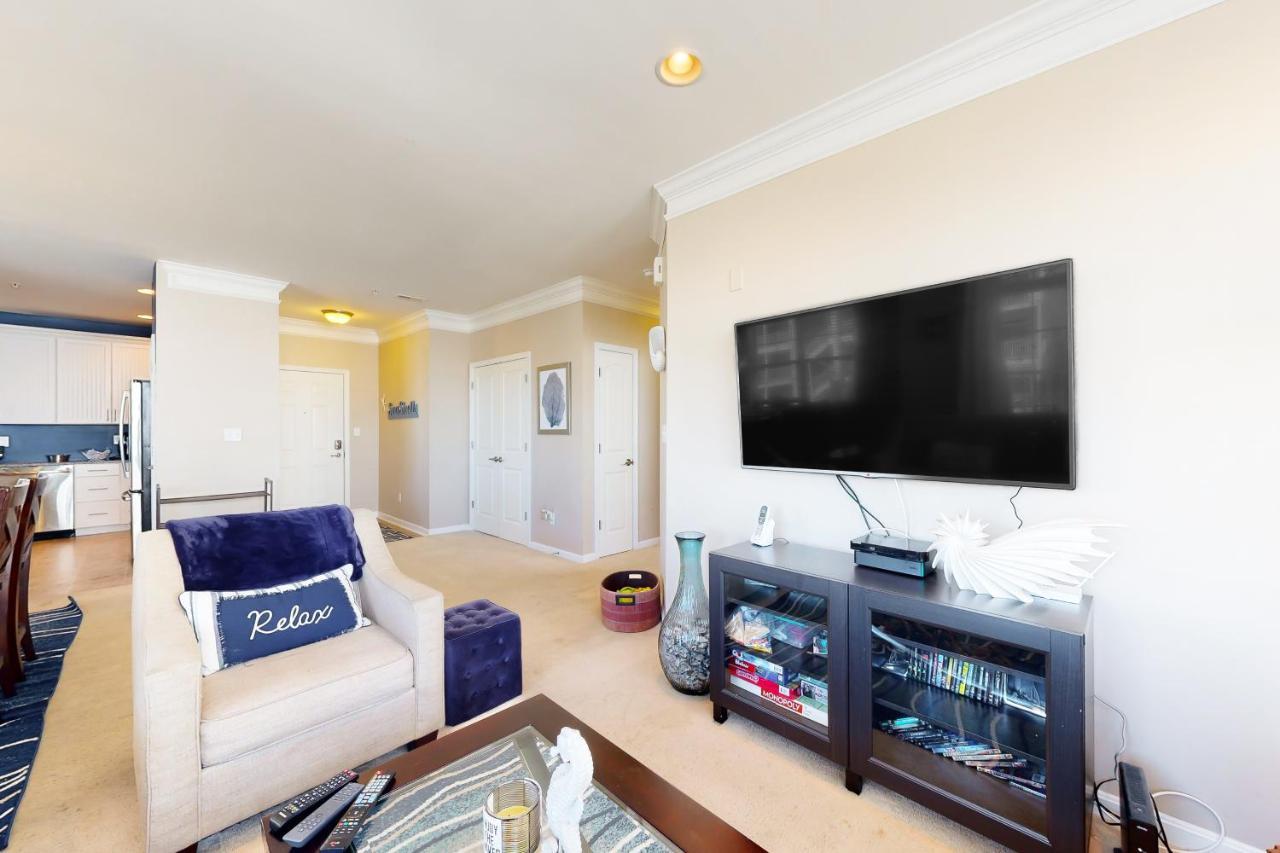Apartment Grande At Canal Pointe - 37696 Ulster Dr, Unit #12