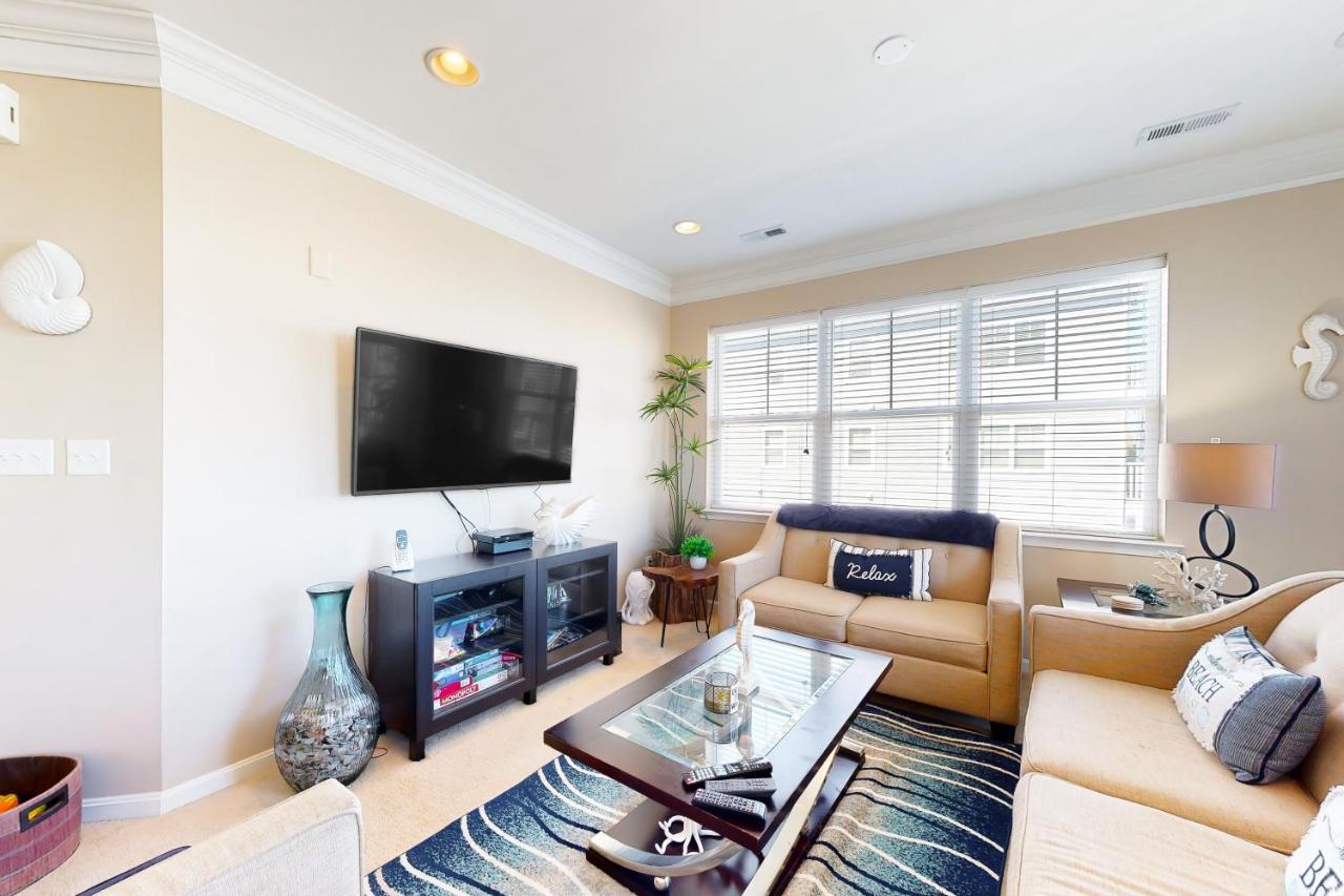 Grande At Canal Pointe - 37696 Ulster Dr, Unit #12 Apartment