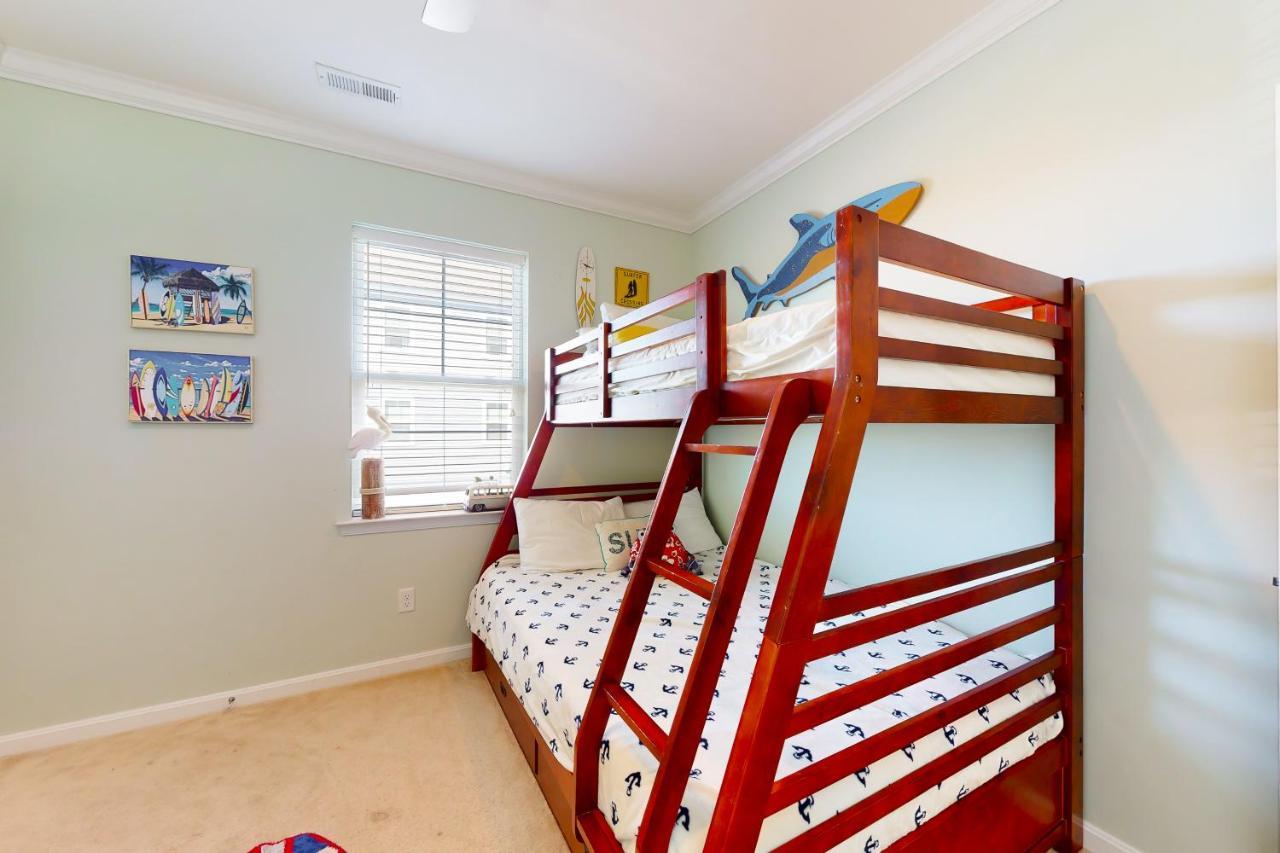 Grande At Canal Pointe - 37696 Ulster Dr, Unit #12 *