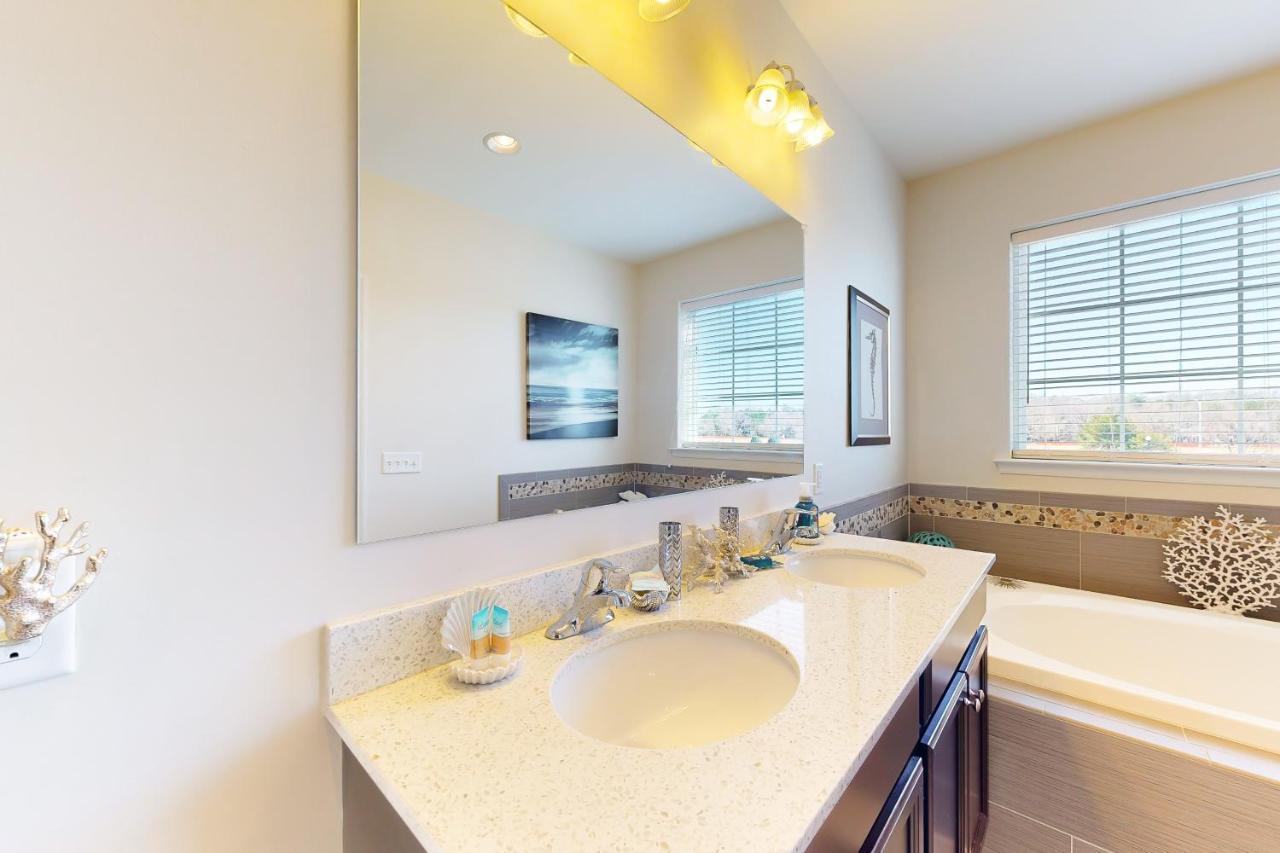Grande At Canal Pointe - 37696 Ulster Dr, Unit #12