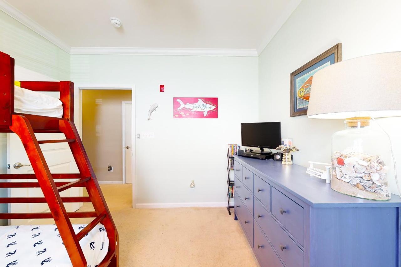 Grande At Canal Pointe - 37696 Ulster Dr, Unit #12 Apartment *