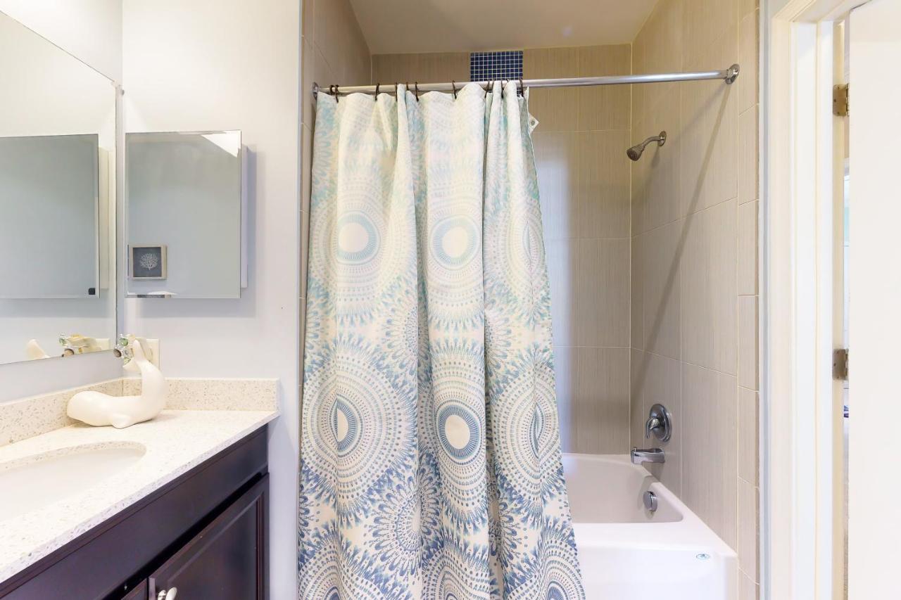 Apartment Grande At Canal Pointe - 37696 Ulster Dr, Unit #12