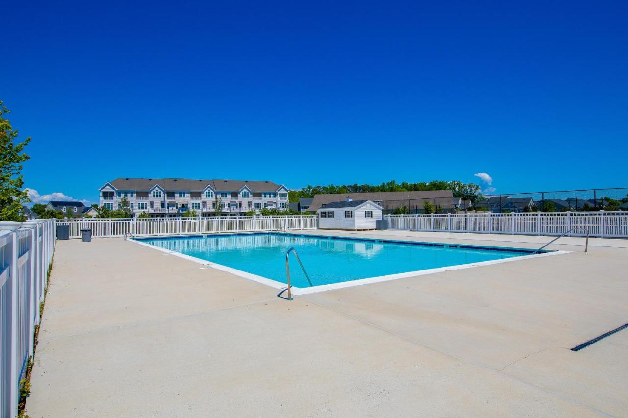 Grande At Canal Pointe - 37696 Ulster Dr, Unit #12 Apartment