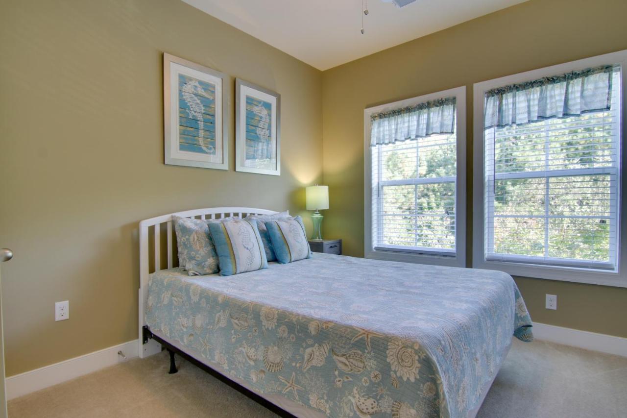 Holiday home Sunlit Rehoboth Townhome With Pool Access! *