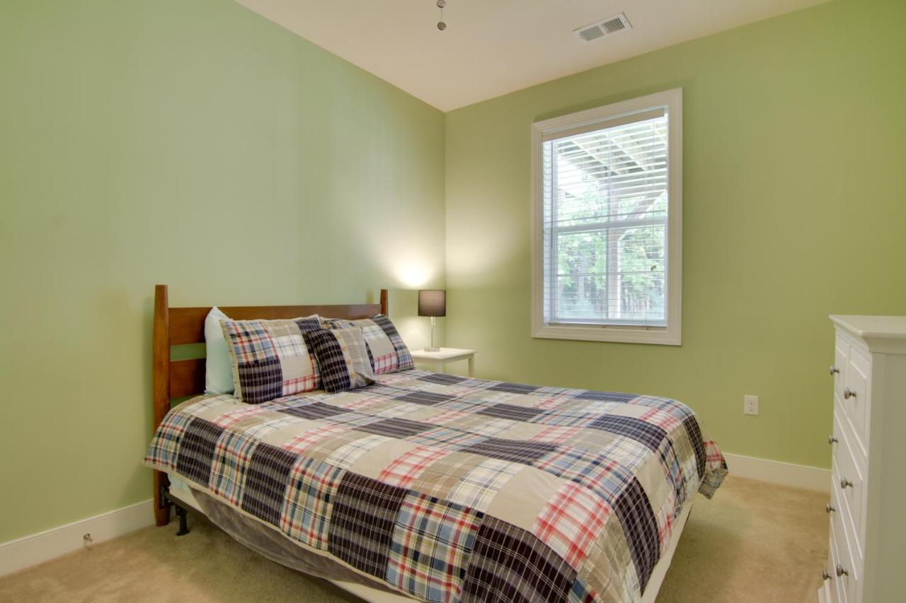 Sunlit Rehoboth Townhome With Pool Access! Holiday home Rehoboth Beach