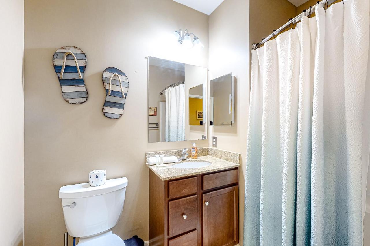 Apartment Grande At Canal Pointe - Ulster Dr, Unit #11 *