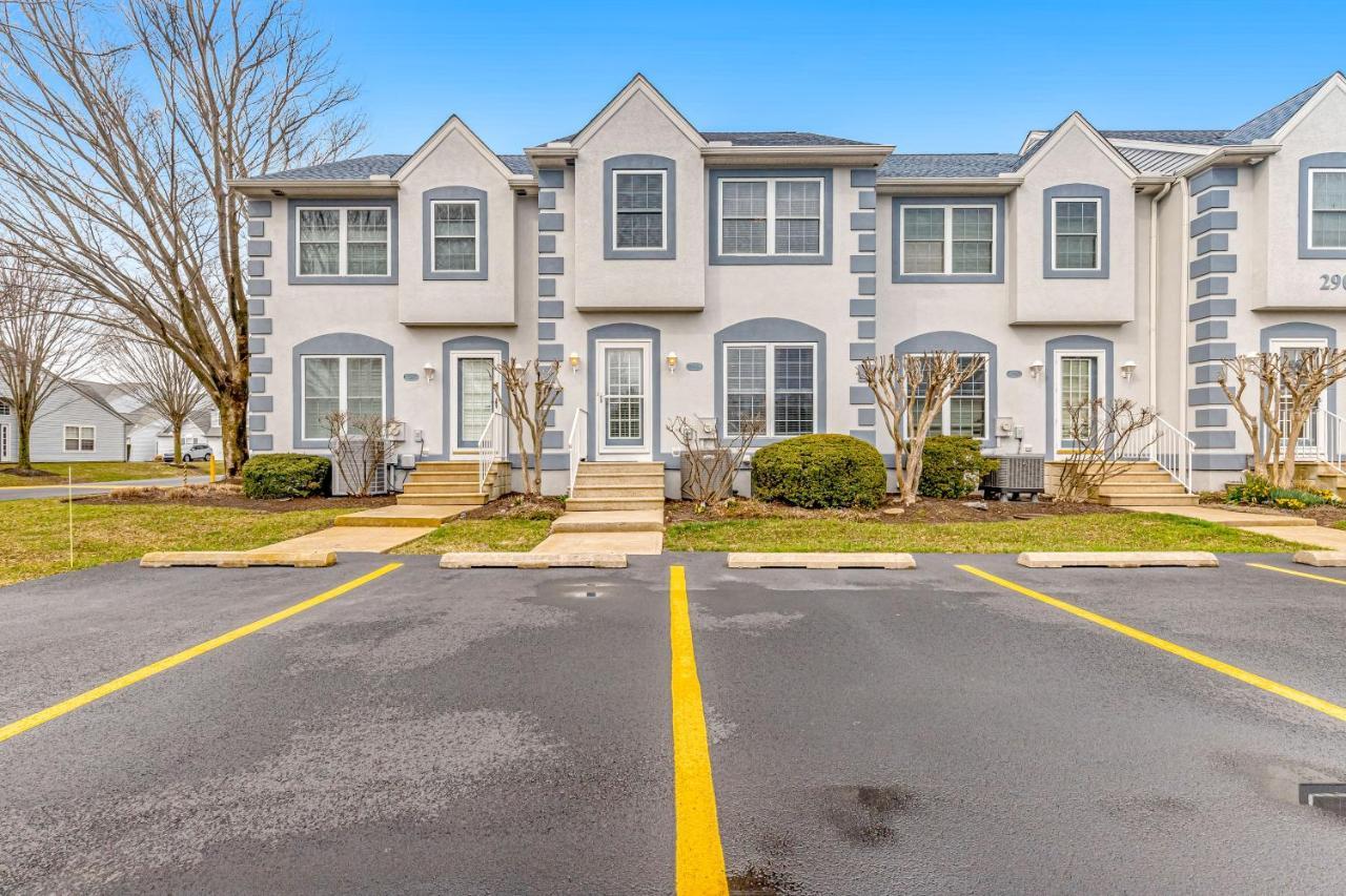 Versailles At Eagles Landing --- 290 American Eagle Way Unit 5 Apartment