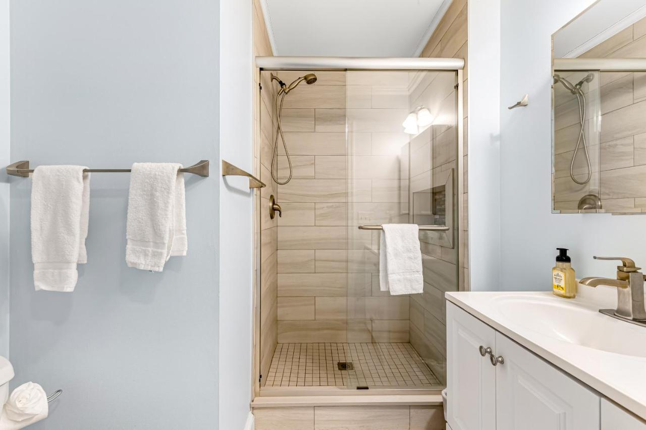 Apartment Versailles At Eagles Landing --- 290 American Eagle Way Unit 5