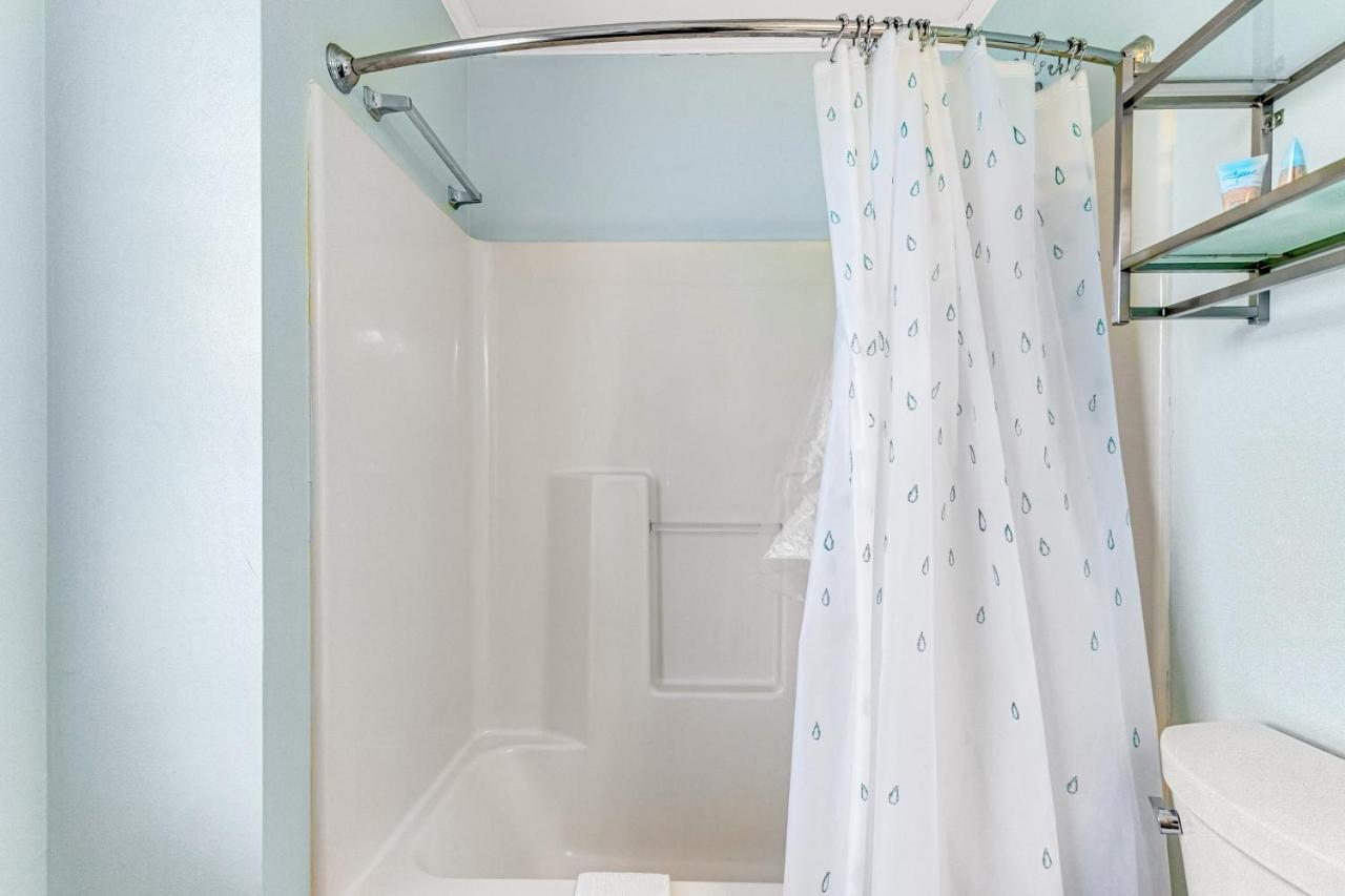 Versailles At Eagles Landing --- 290 American Eagle Way Unit 5 *