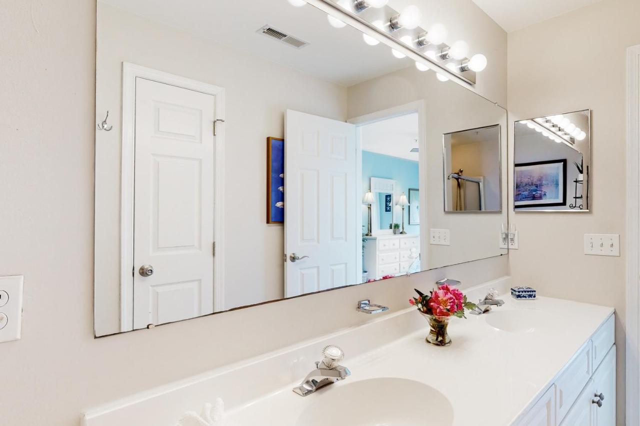 Apartment Sanibel Village --- 3500 Sanibel Cir, Unit #3507