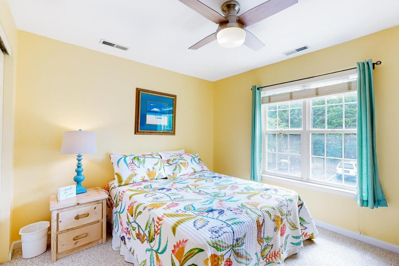 Apartment Sanibel Village --- 3500 Sanibel Cir, Unit #3507 *