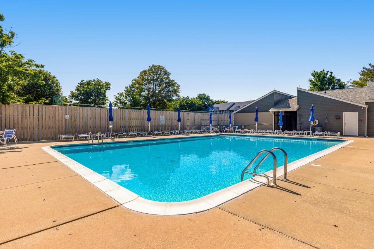 Sanibel Village --- 3500 Sanibel Cir, Unit #3507 *