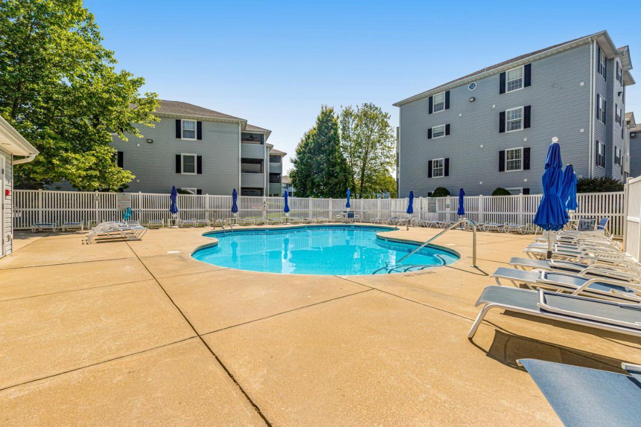 Apartment Sanibel Village --- 3500 Sanibel Cir, Unit #3507 *