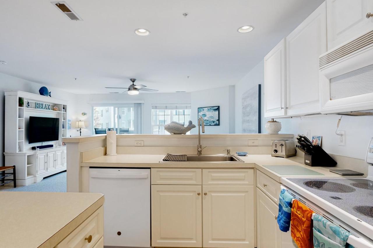 Apartment Sanibel Village --- 3500 Sanibel Cir, Unit #3507 *