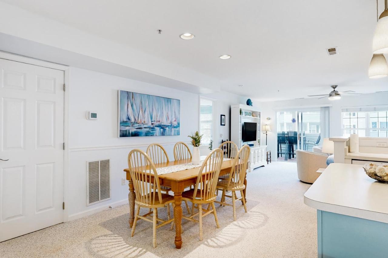 Apartment Sanibel Village --- 3500 Sanibel Cir, Unit #3507 *