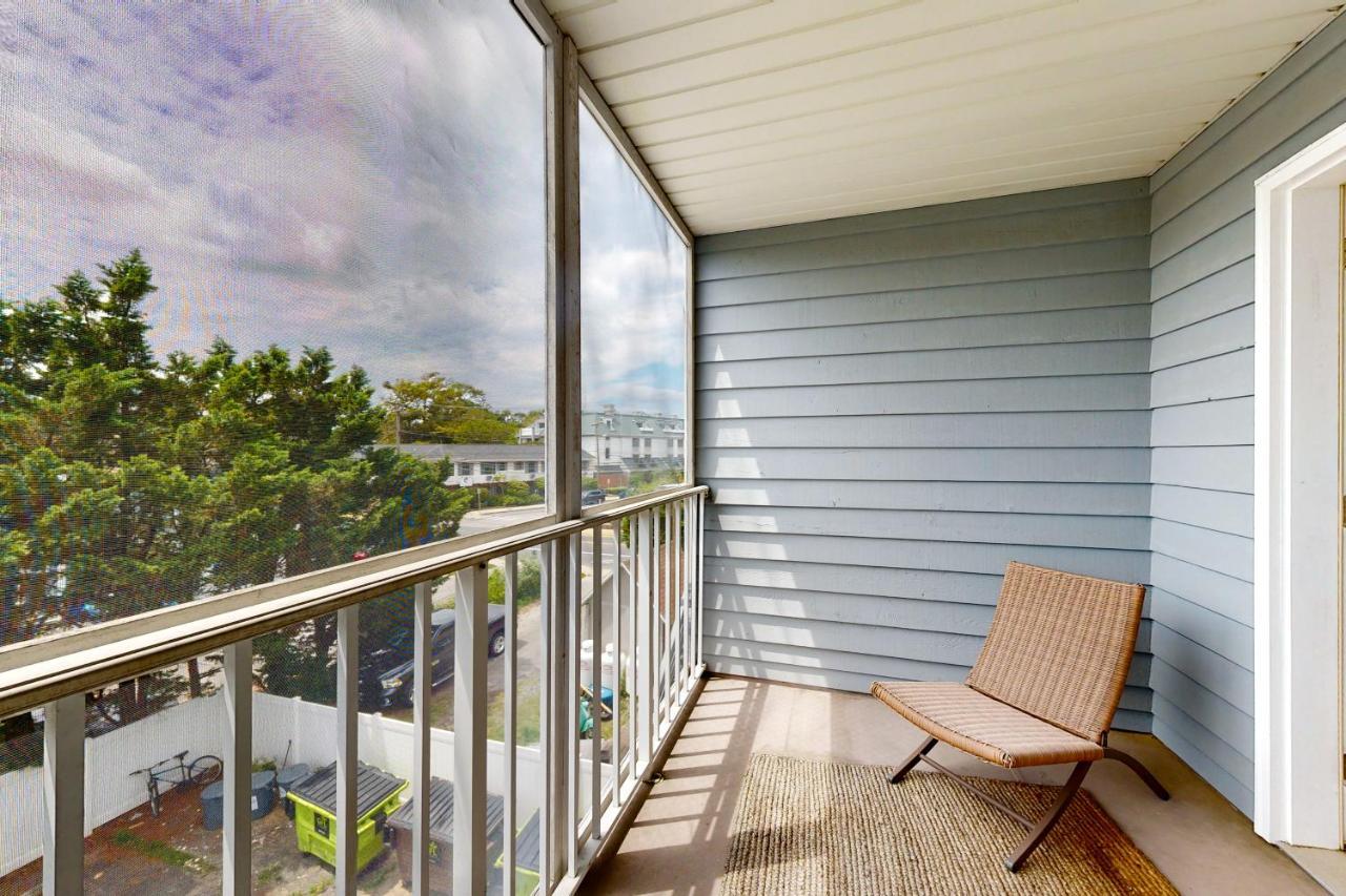 Apartment Town Of Rehoboth --- The Wilmington 50 Wilmington Ave #317 *
