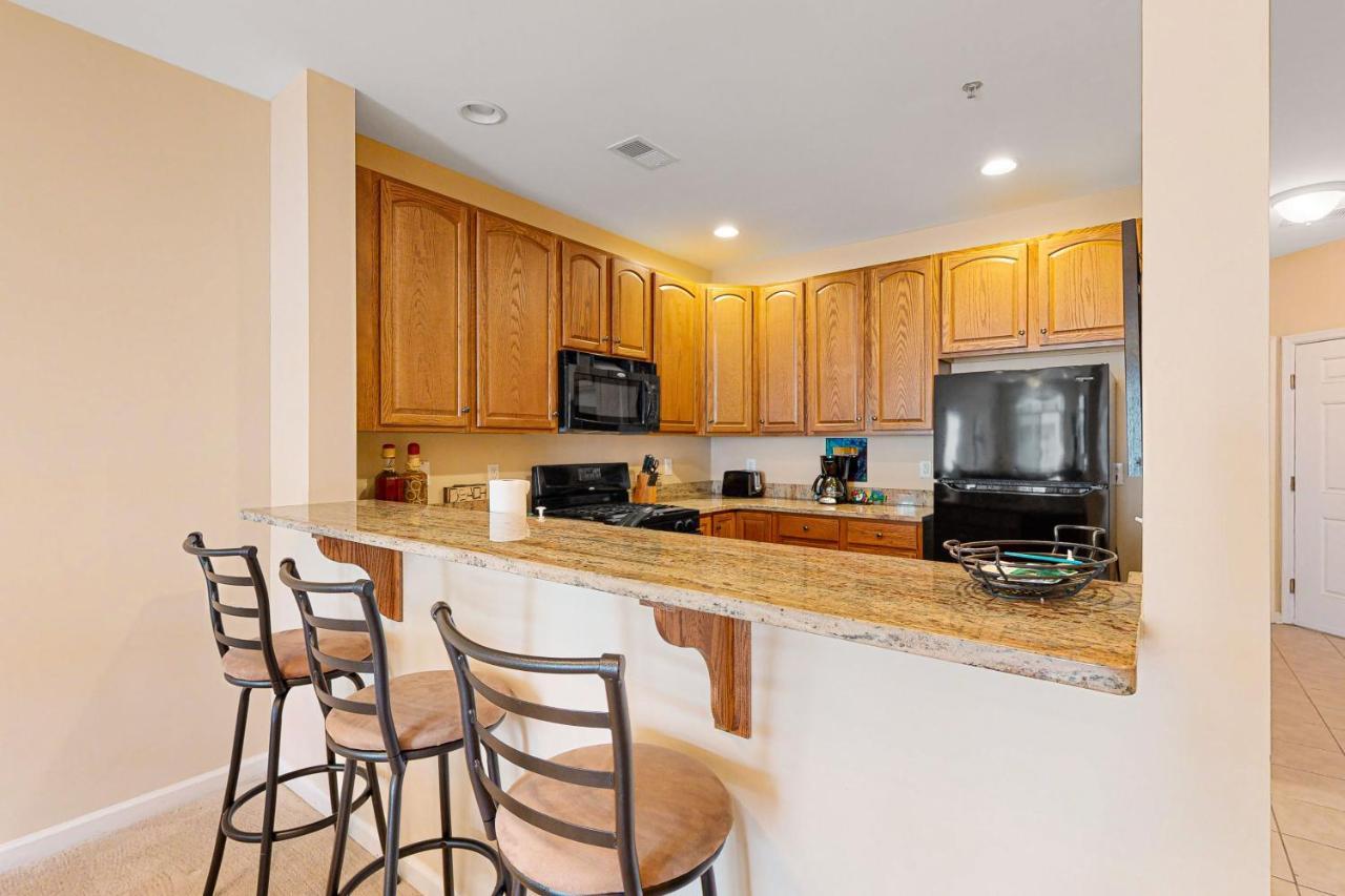 Apartment Grande At Canal Pointe - 19708 Chelmer Dr, Unit #9