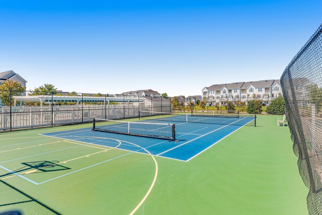 Grande At Canal Pointe - 19708 Chelmer Dr, Unit #9 *