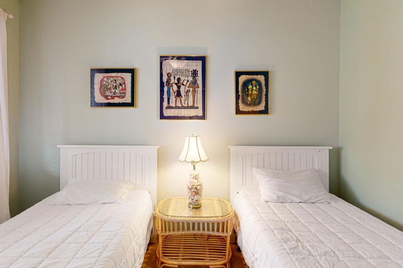 Grande At Canal Pointe - 19708 Chelmer Dr, Unit #9
