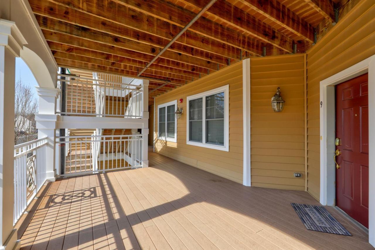 Apartment Grande At Canal Pointe - 19708 Chelmer Dr, Unit #9 *