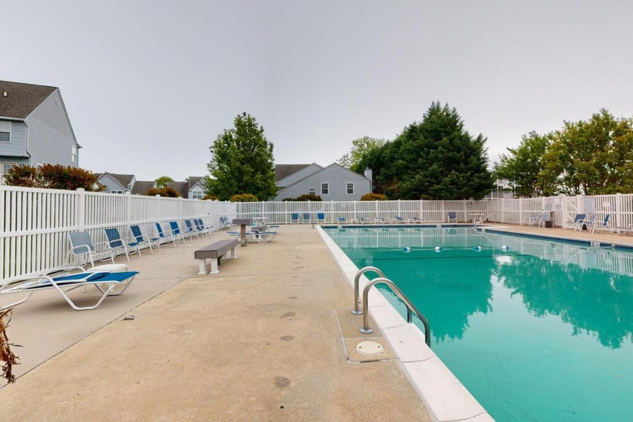Modern Beachside Bliss: 2 Bed/2 Bath Haven Apartment Rehoboth Beach