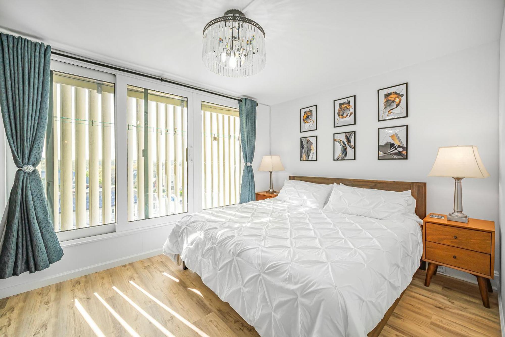 Oceanfront Jewel - Remodeled To Perfection * Rehoboth Beach