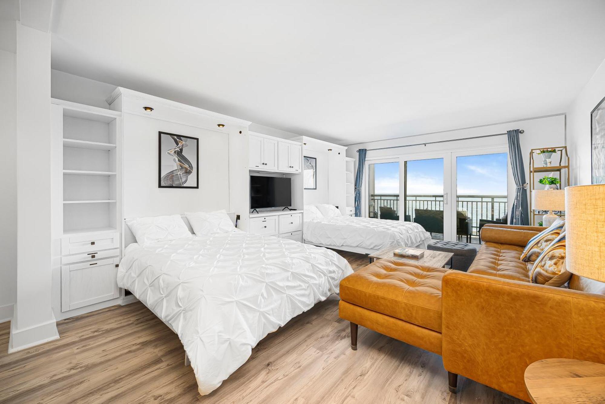 Oceanfront Jewel - Remodeled To Perfection Holiday home