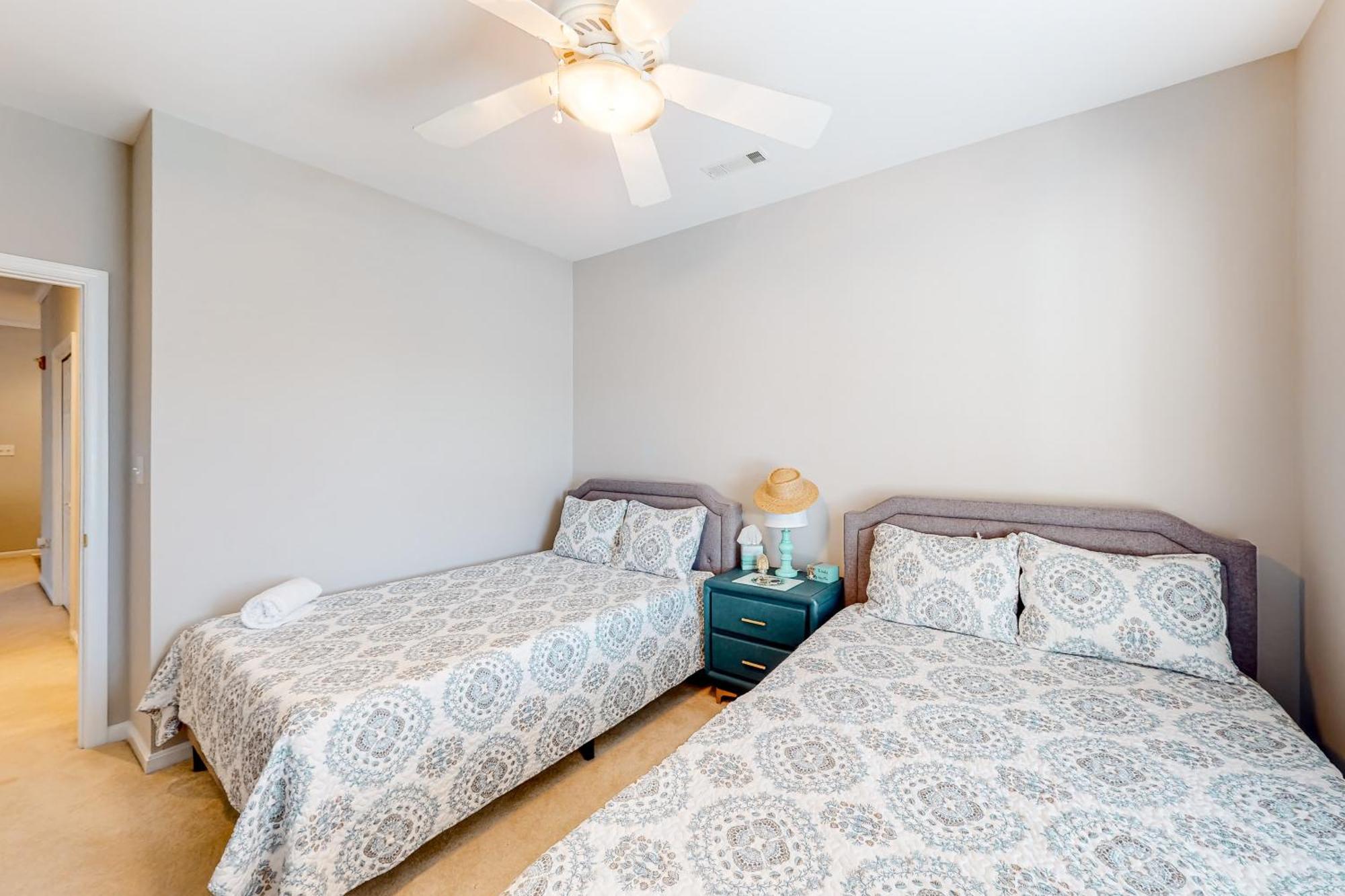 Apartment Creekwood --- 100 Cascade Ln, #109
