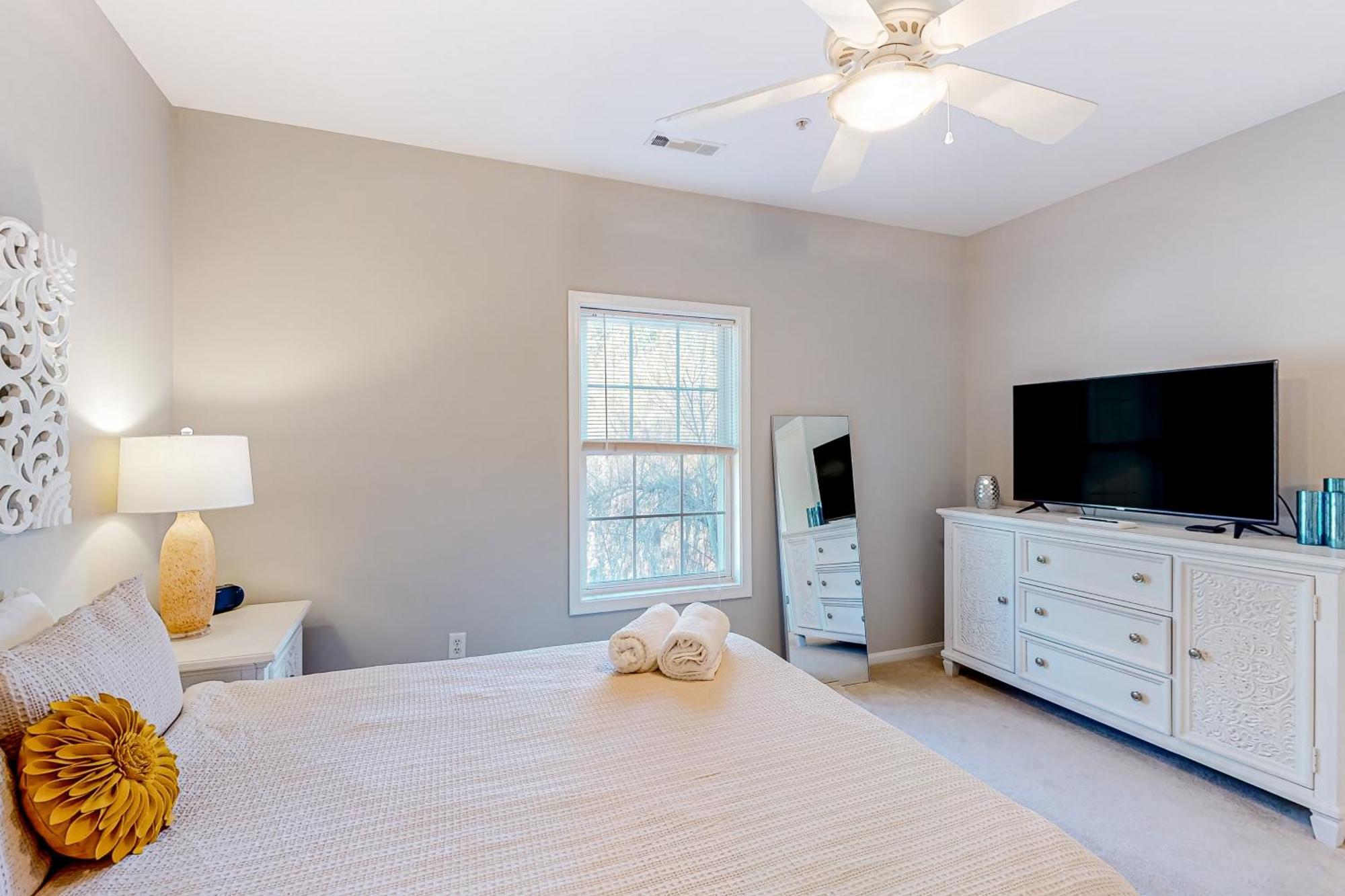 Apartment Creekwood --- 100 Cascade Ln, #109