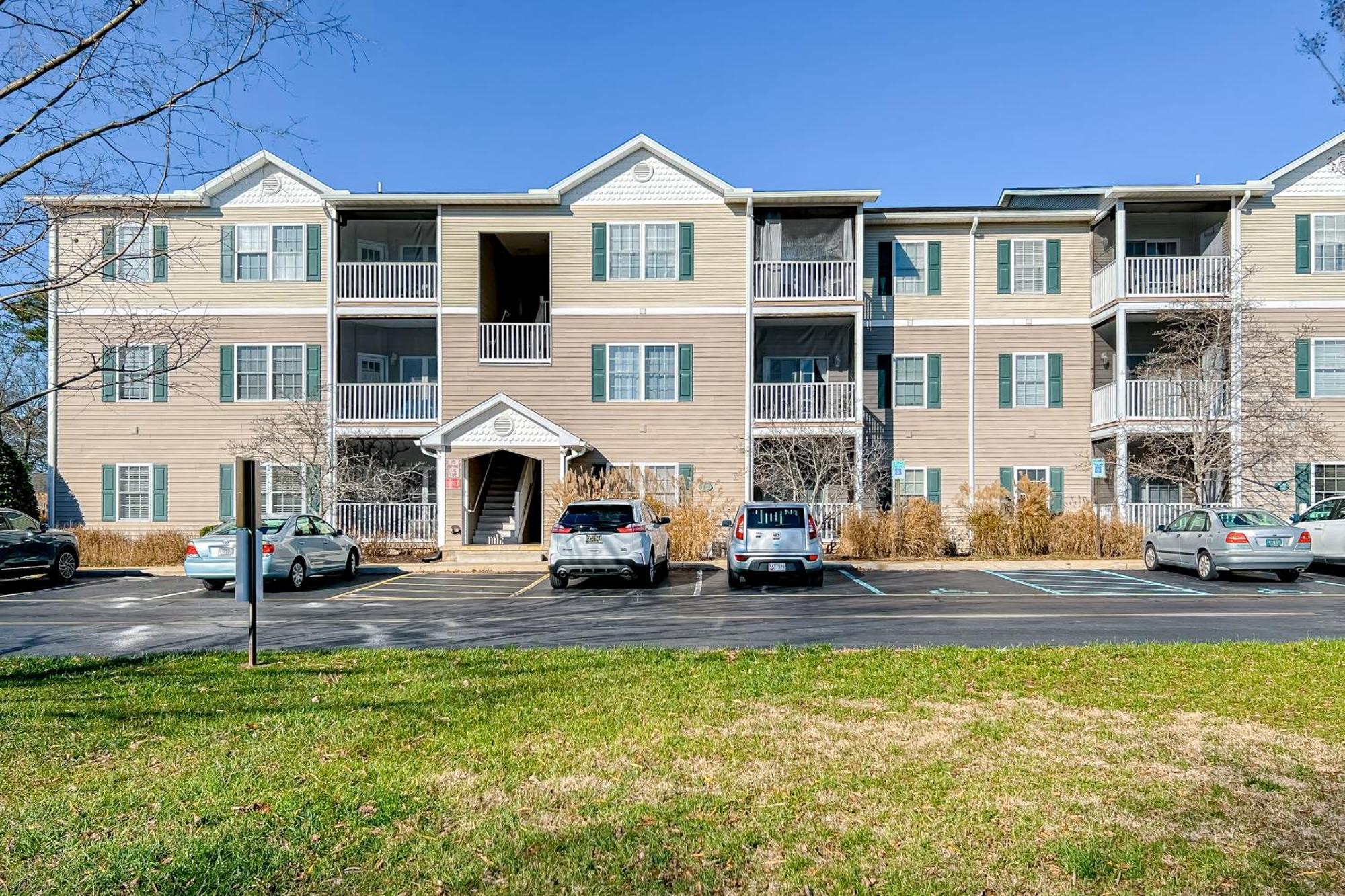 Creekwood --- 100 Cascade Ln, #109