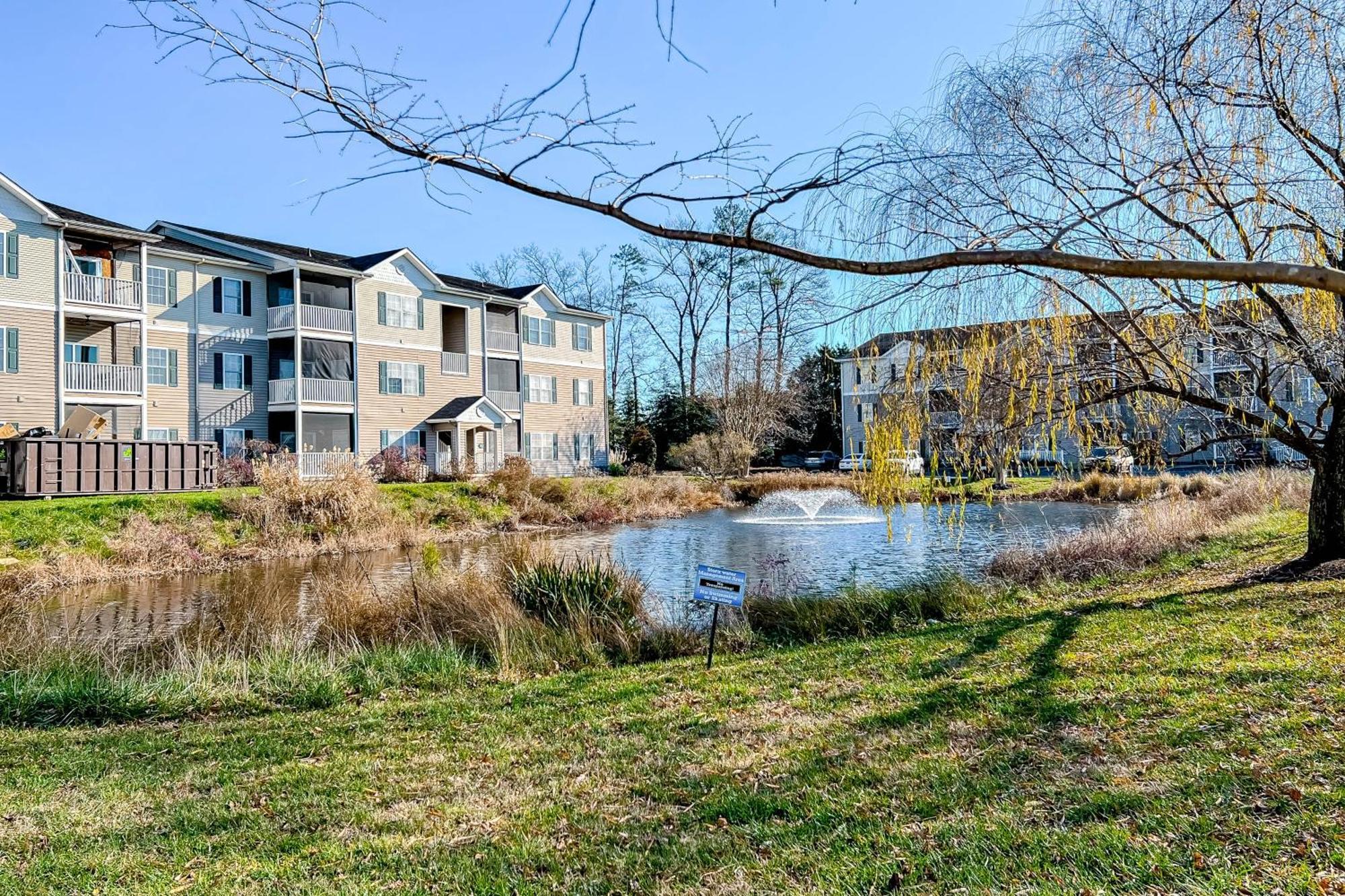Creekwood --- 100 Cascade Ln, #109 Apartment
